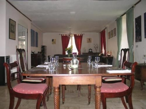 Le Voltaire Bed & Breakfast Airvault Bagian luar foto