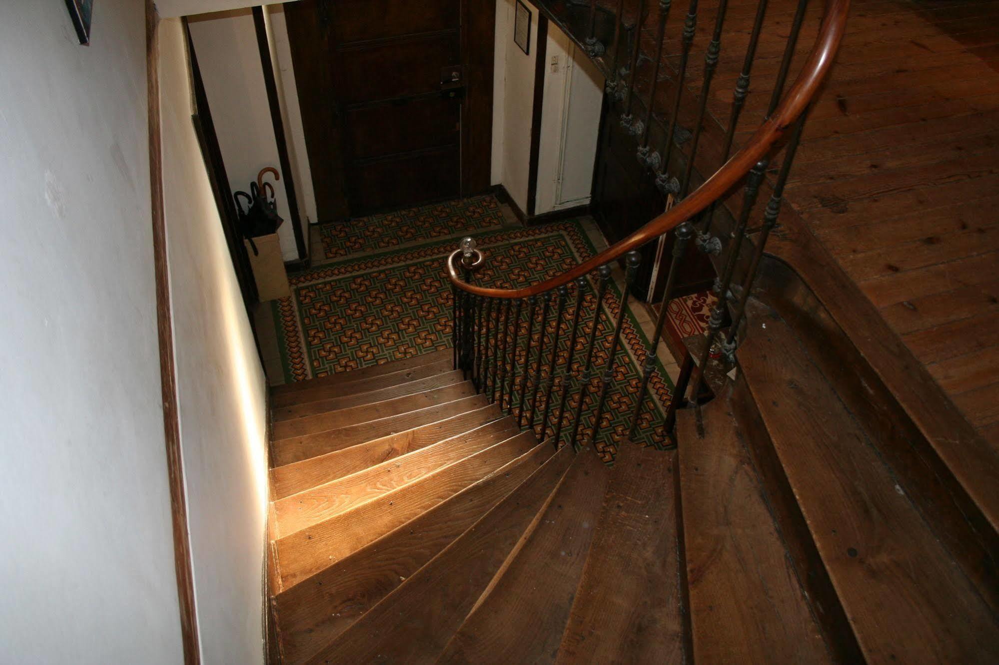 Le Voltaire Bed & Breakfast Airvault Bagian luar foto
